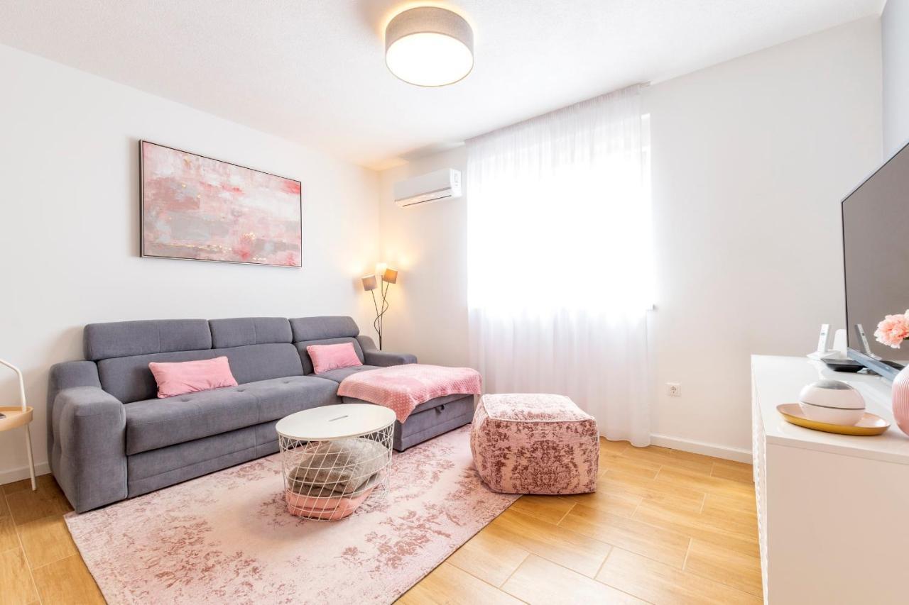 Rose Apartment Kastela Exterior photo